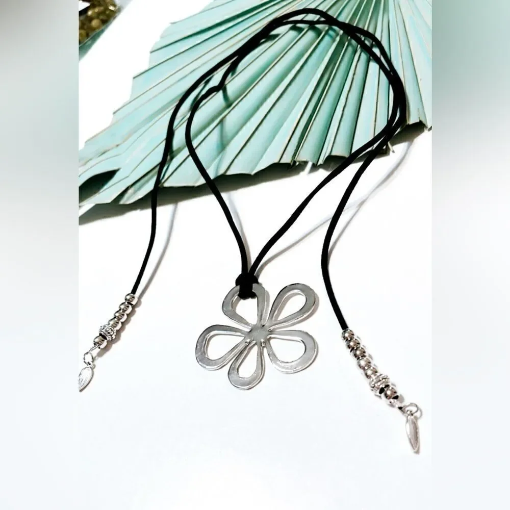 Silver flower pendant  S212 - Picture 3 of 3